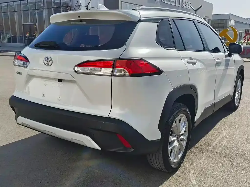 Toyota Corolla Cross — фото 8