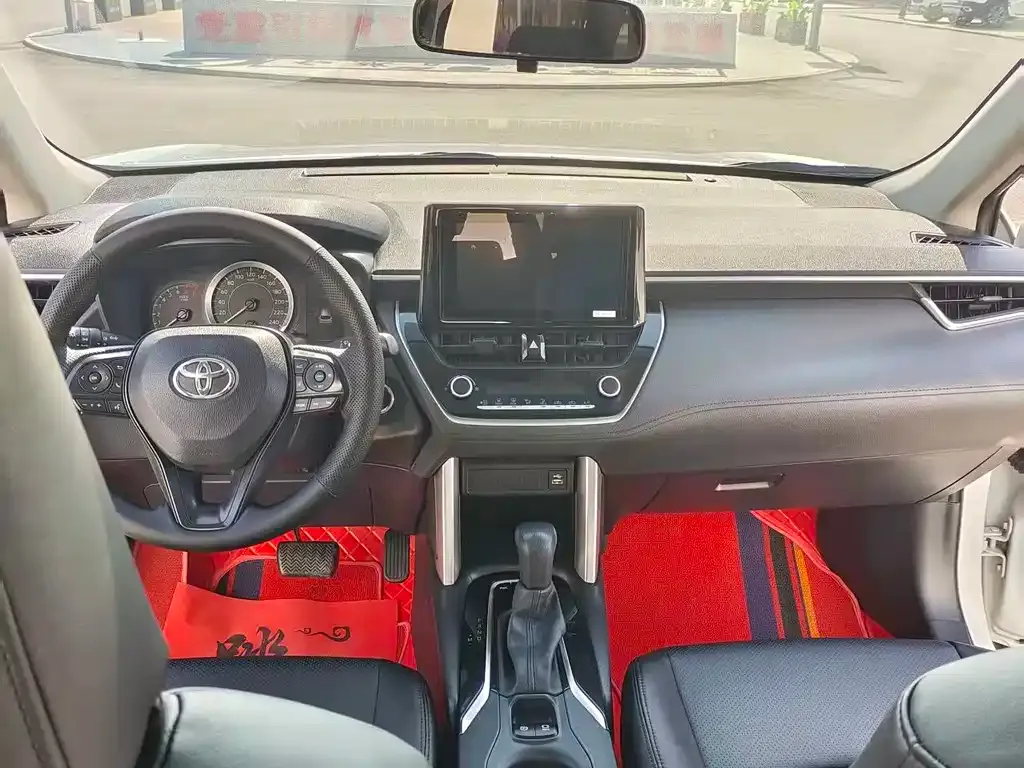 Toyota Corolla Cross — фото 9