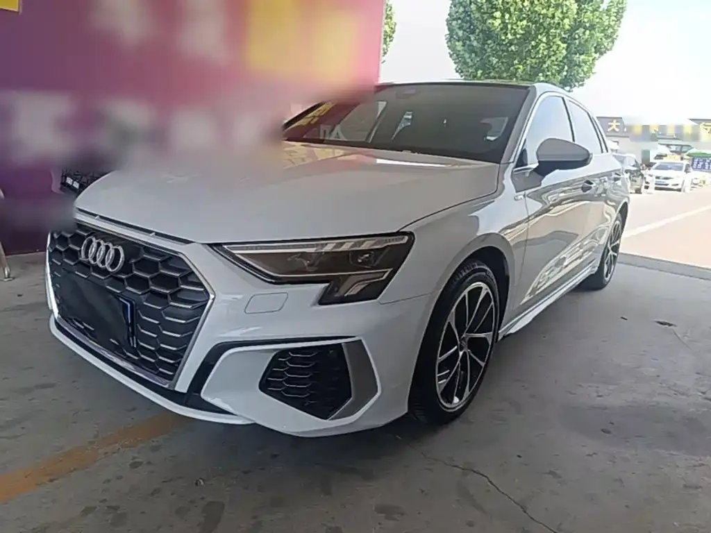 Audi A3 — фото 1