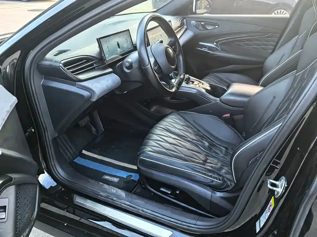 BYD Seal — фото 4