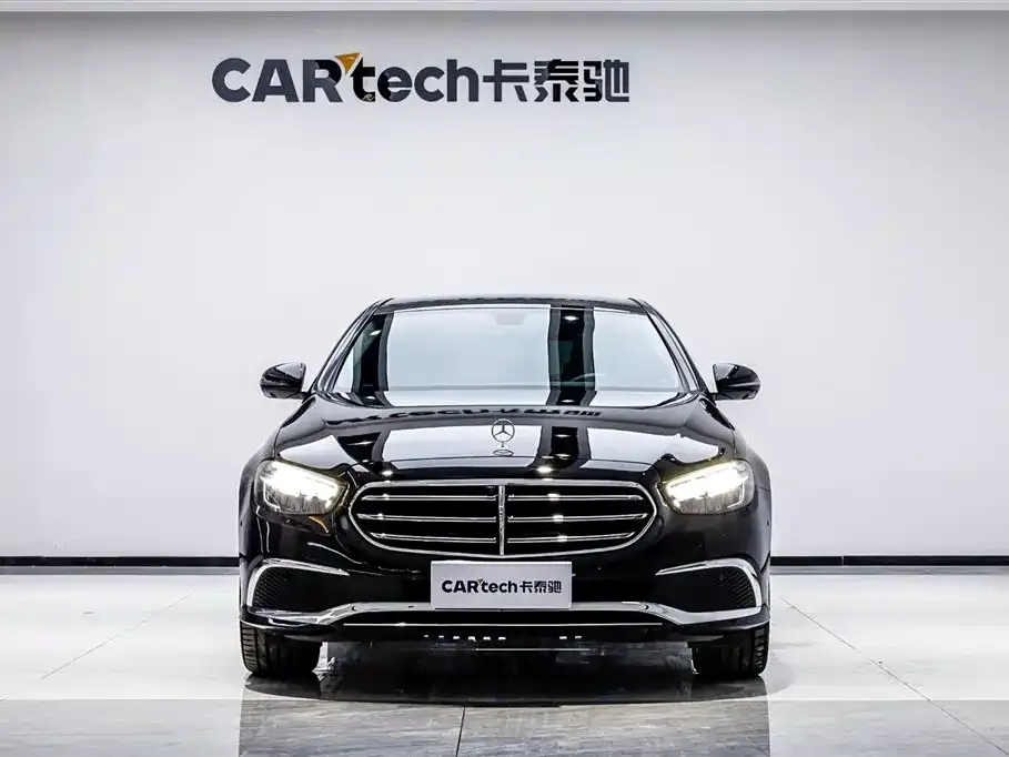 Mercedes-Benz E-Class — фото 1