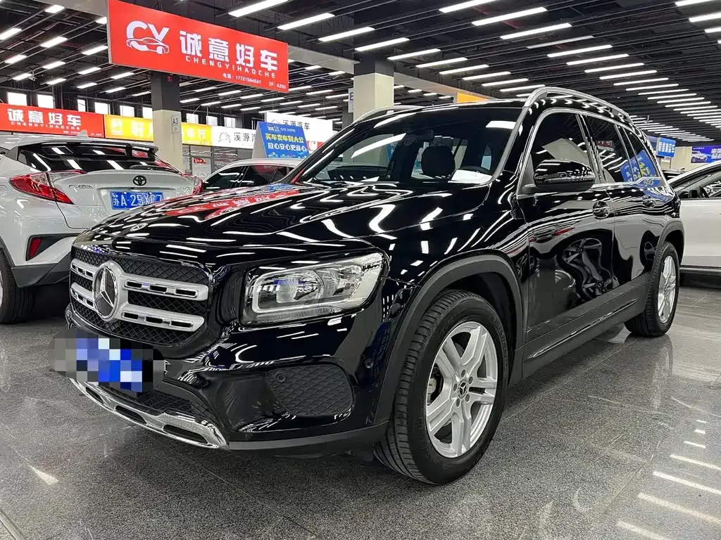 Mercedes-Benz GLB — фото 1
