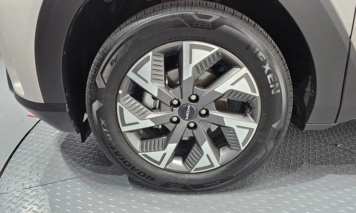 KG Mobility (Ssangyong) Torres — фото 4
