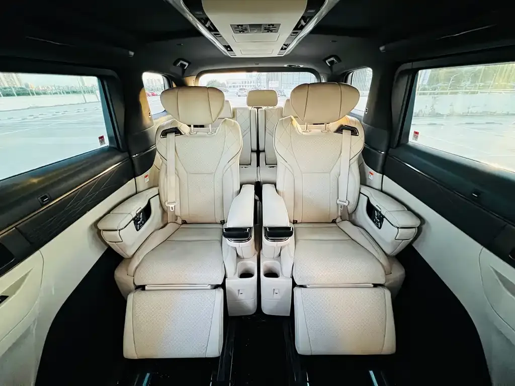 Toyota Alphard — фото 8