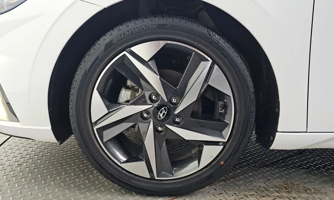 Hyundai AVANTE — фото 10