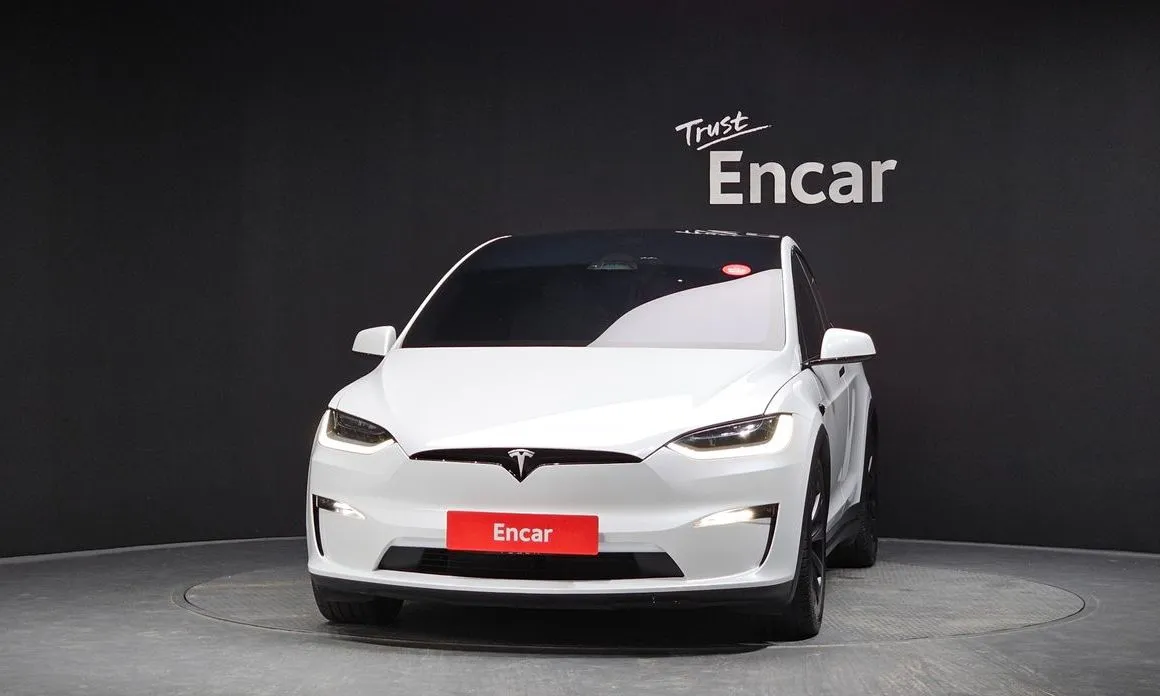 Tesla Model X — фото 7
