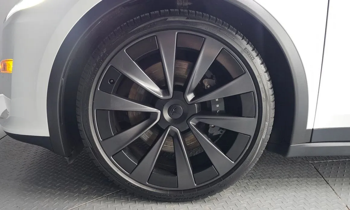 Tesla Model X — фото 6