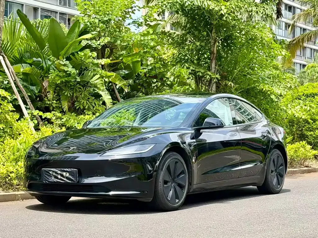 Tesla Model 3 — фото 5
