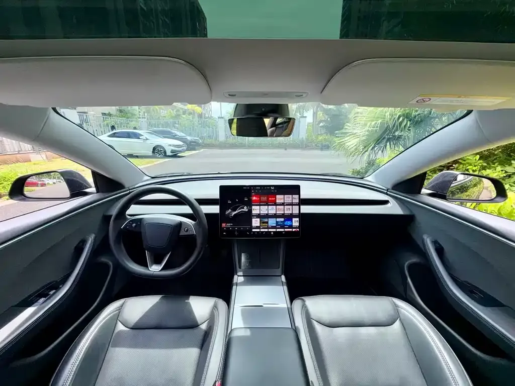 Tesla Model 3 — фото 6