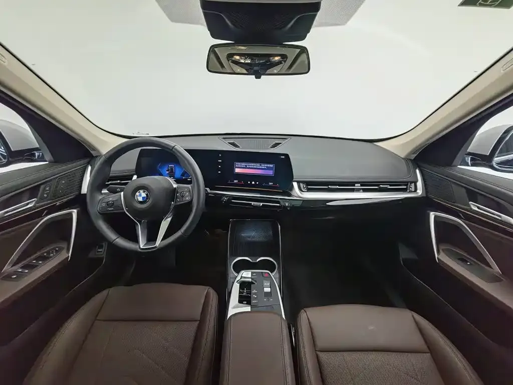 BMW X1 — фото 9