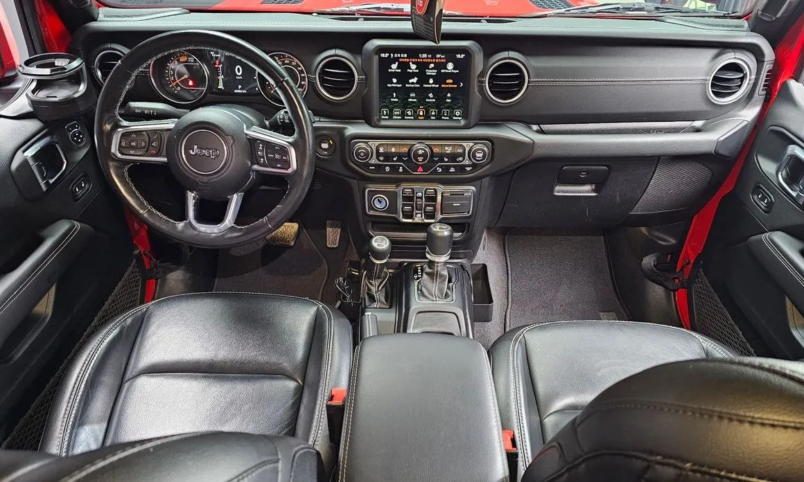 Jeep Wrangler — фото 2
