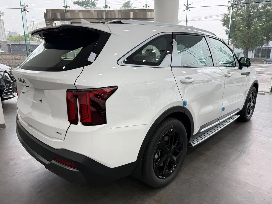 Kia Sorento — фото 5