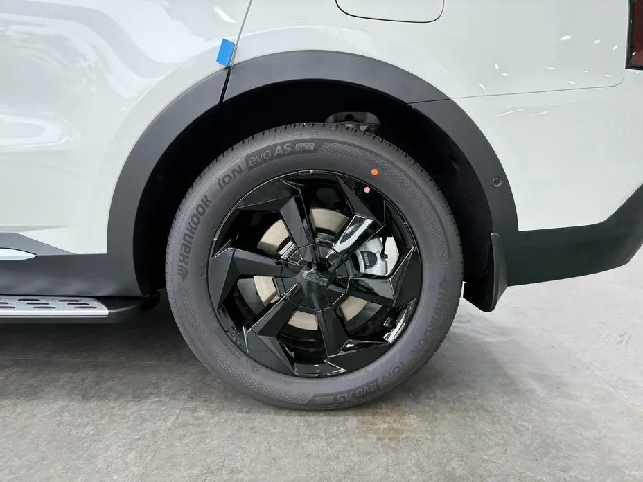 Kia Sorento — фото 9