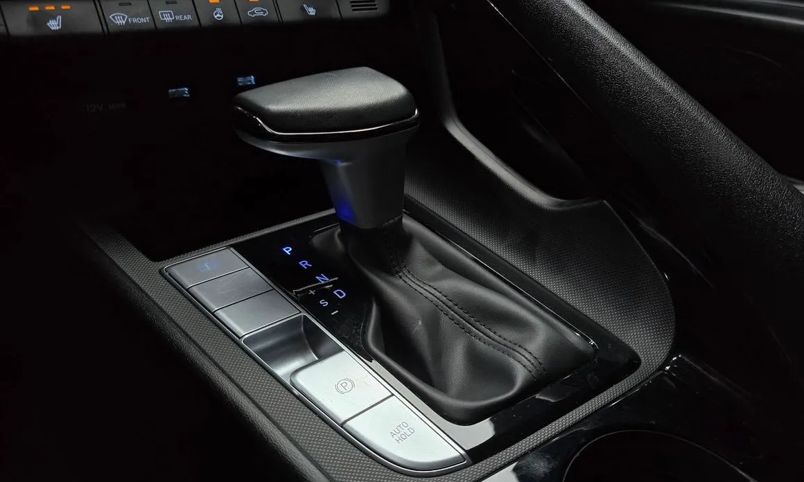 Hyundai AVANTE — фото 8