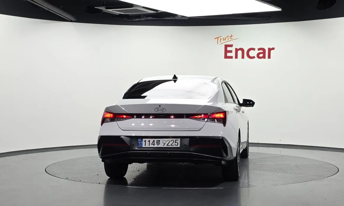 Hyundai AVANTE — фото 3