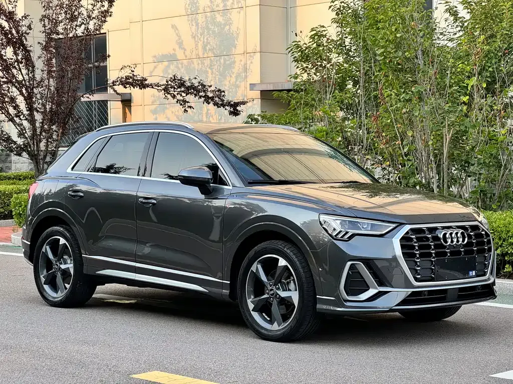 Audi Q3 — фото 10