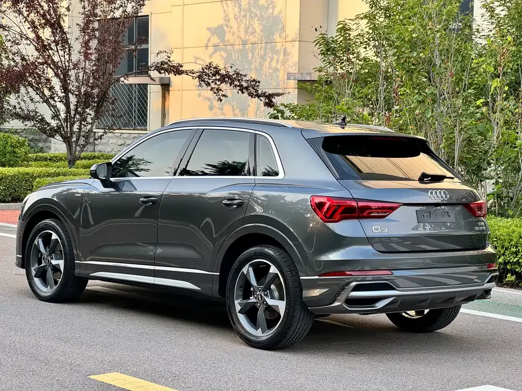 Audi Q3 — фото 6