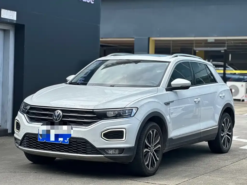 Volkswagen T-Roc — фото 1