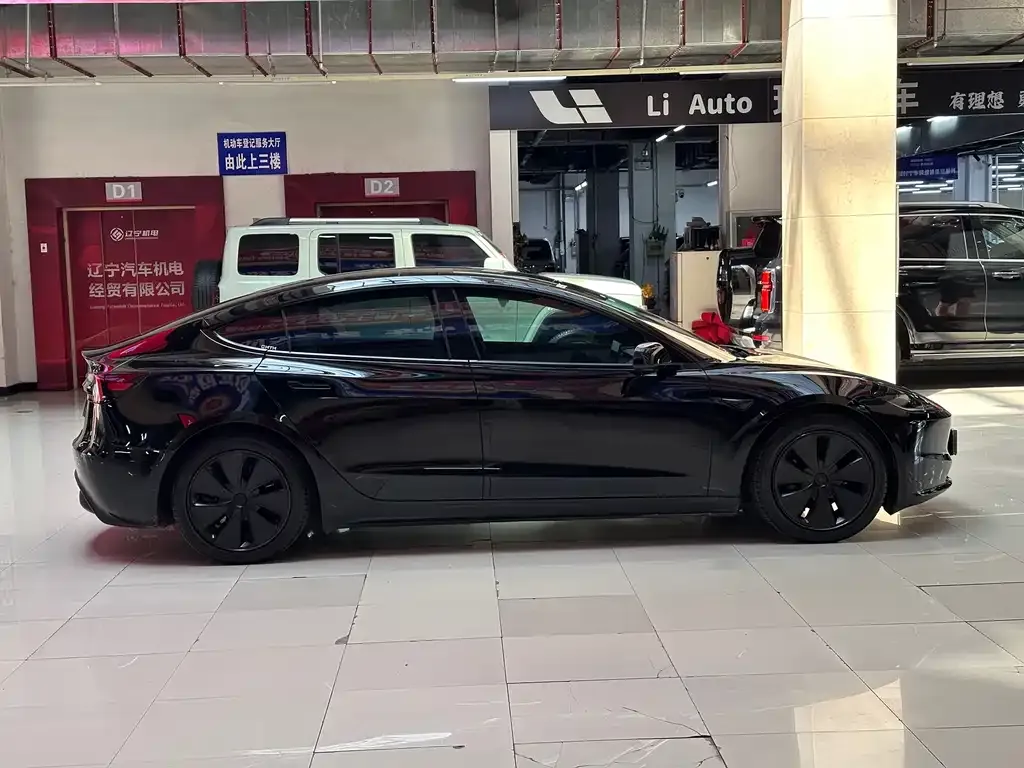 Tesla Model 3 — фото 8