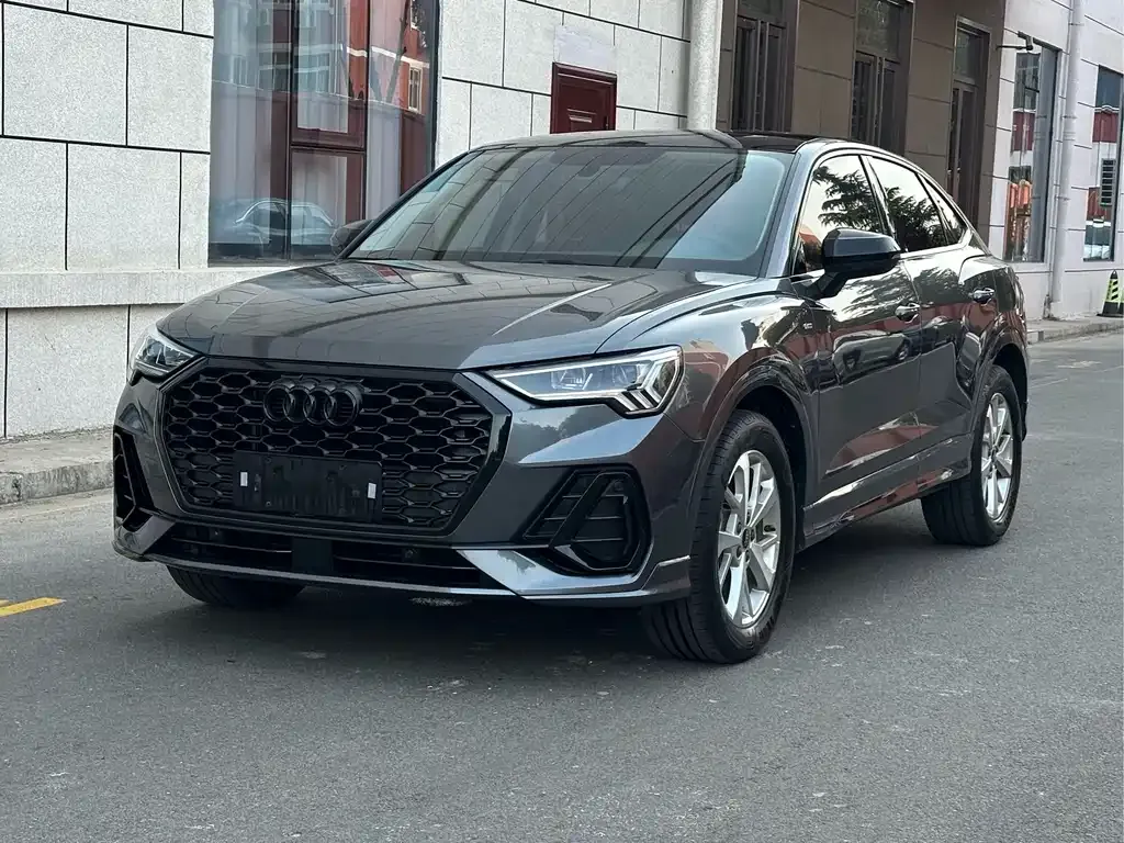 Audi Q3 Sportback — фото 1