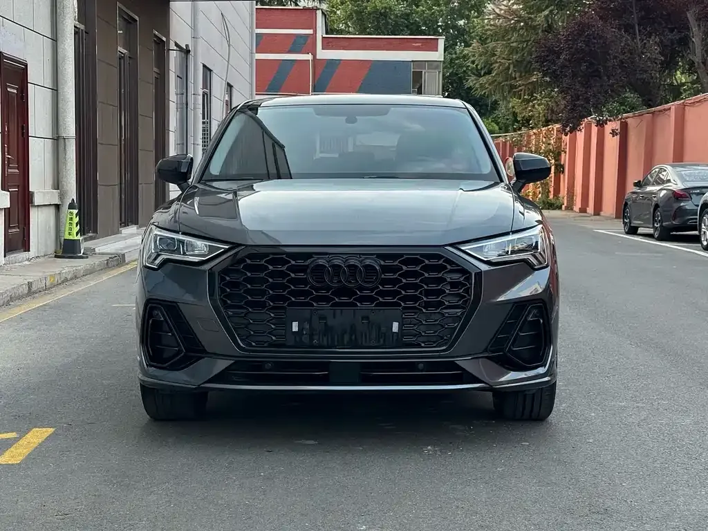 Audi Q3 Sportback — фото 8