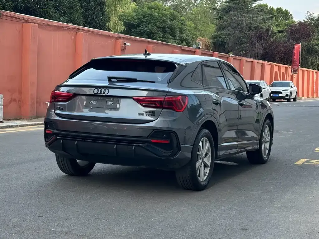 Audi Q3 Sportback — фото 10