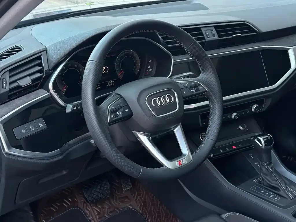 Audi Q3 Sportback — фото 4