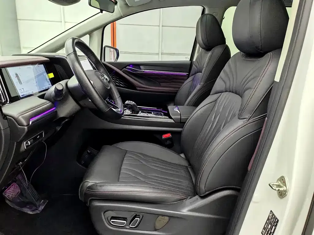 GAC Motor Trumpchi M8 — фото 10