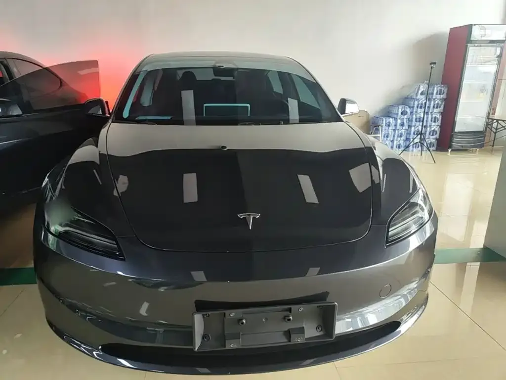 Tesla Model 3 — фото 4