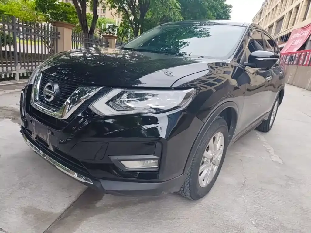 Nissan X-Trail — фото 1