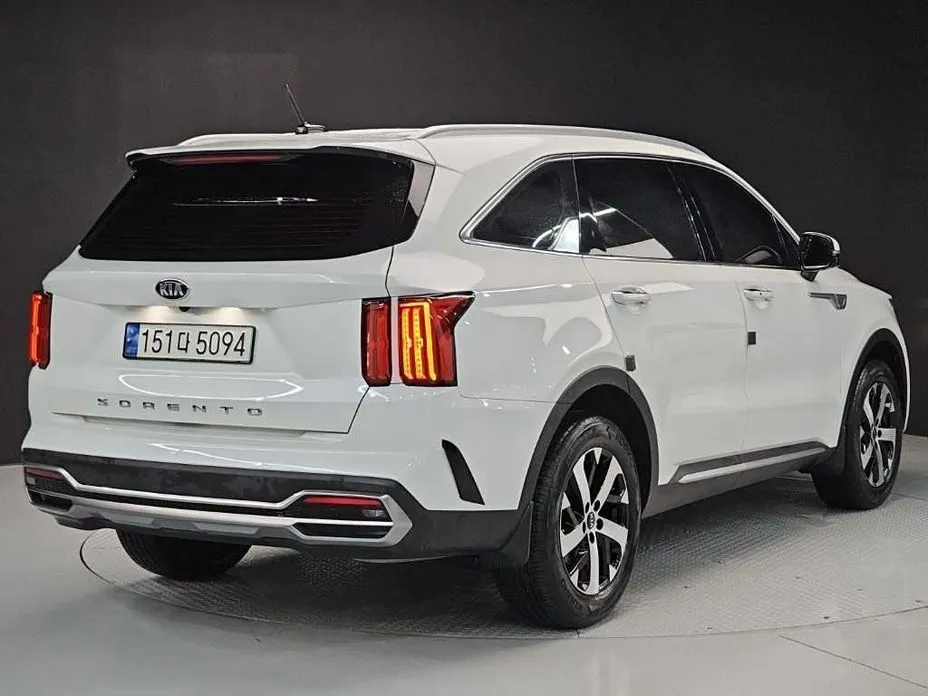 Kia Sorento — фото 5
