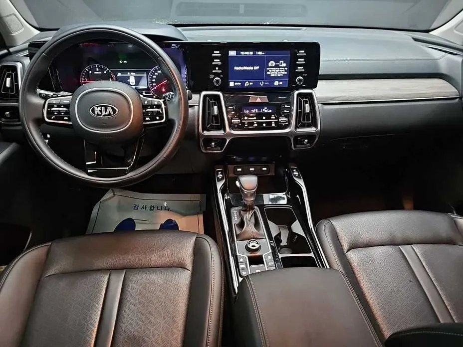 Kia Sorento — фото 6