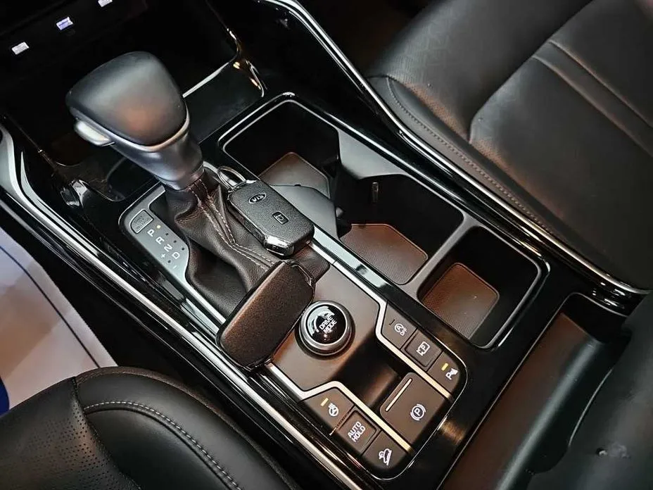 Kia Sorento — фото 10