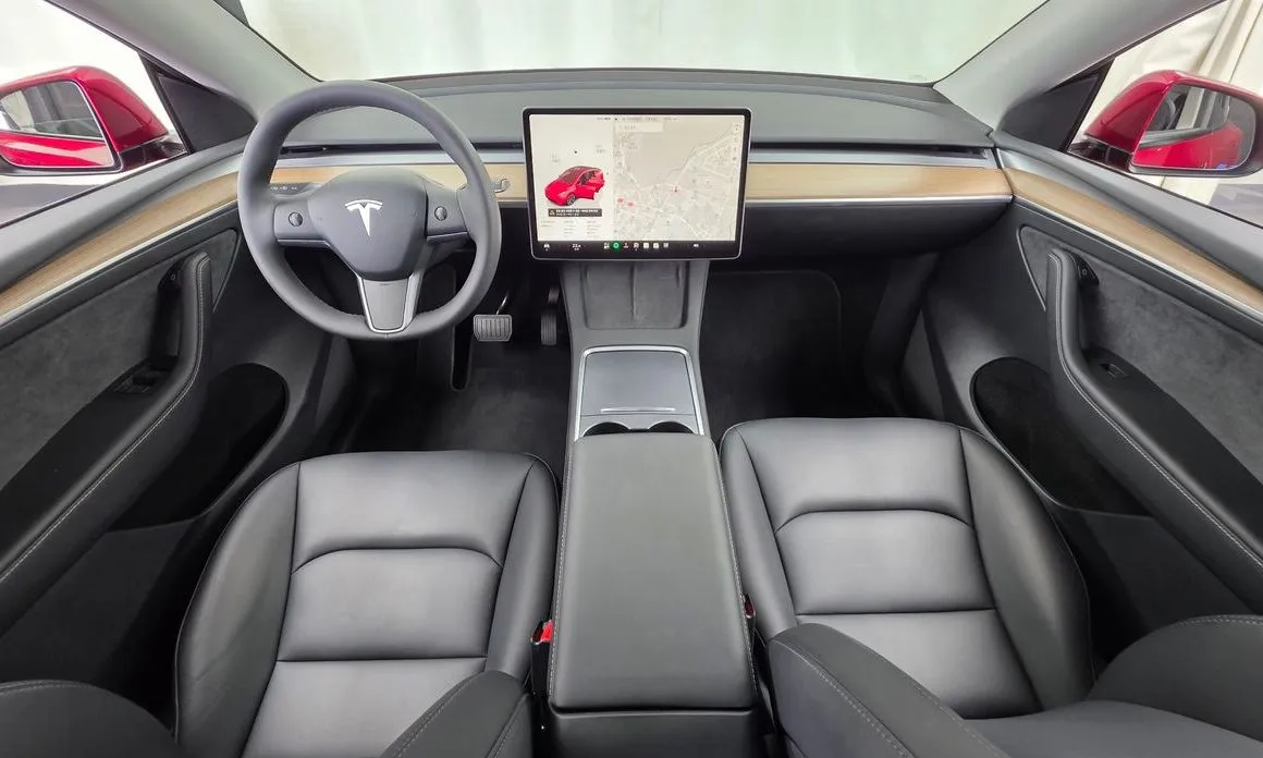 Tesla Model Y — фото 2