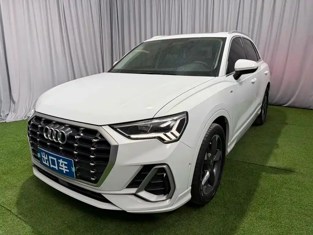 Audi Q3 — фото 1