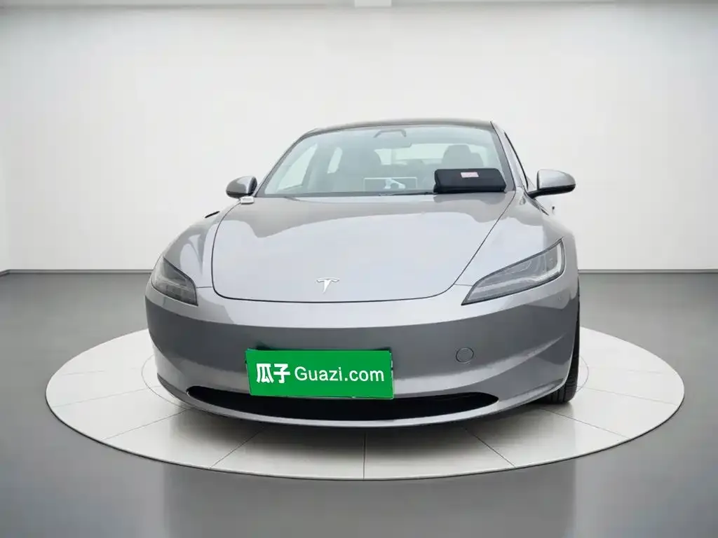 Tesla Model 3 — фото 7