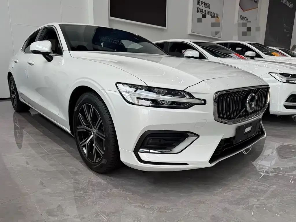 Volvo S60 — фото 4