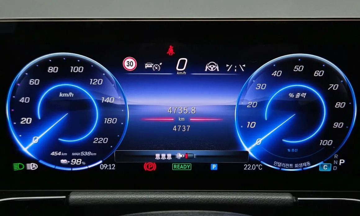 Mercedes-Benz EQA — фото 7