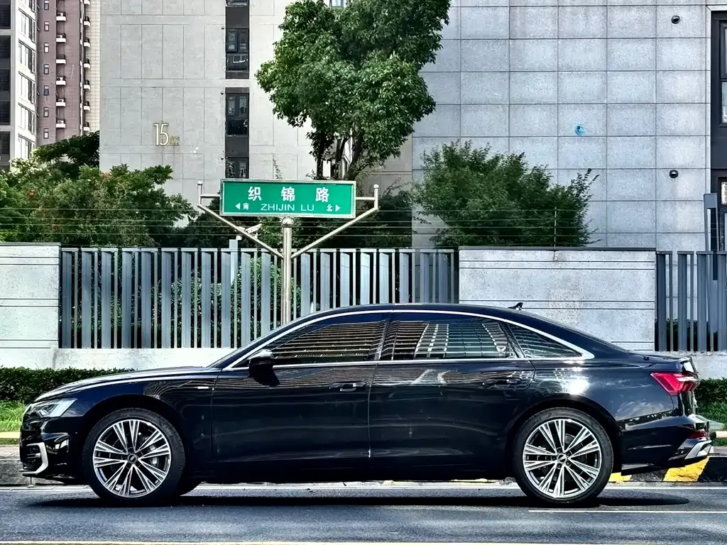 Audi A6L — фото 8