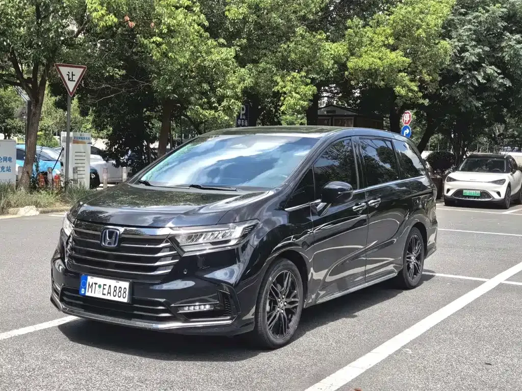 Honda Odyssey — фото 1