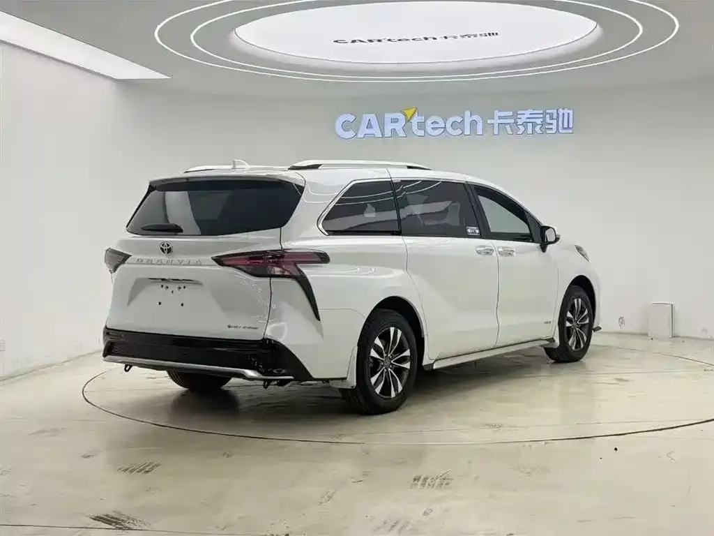 Toyota Granvia — фото 4