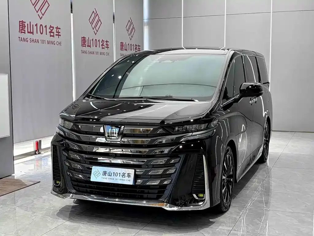 Toyota Vellfire — фото 1
