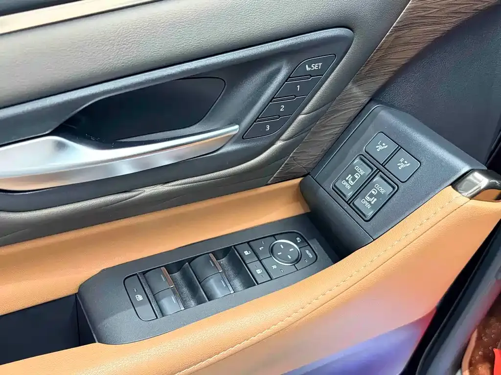 Toyota Vellfire — фото 9