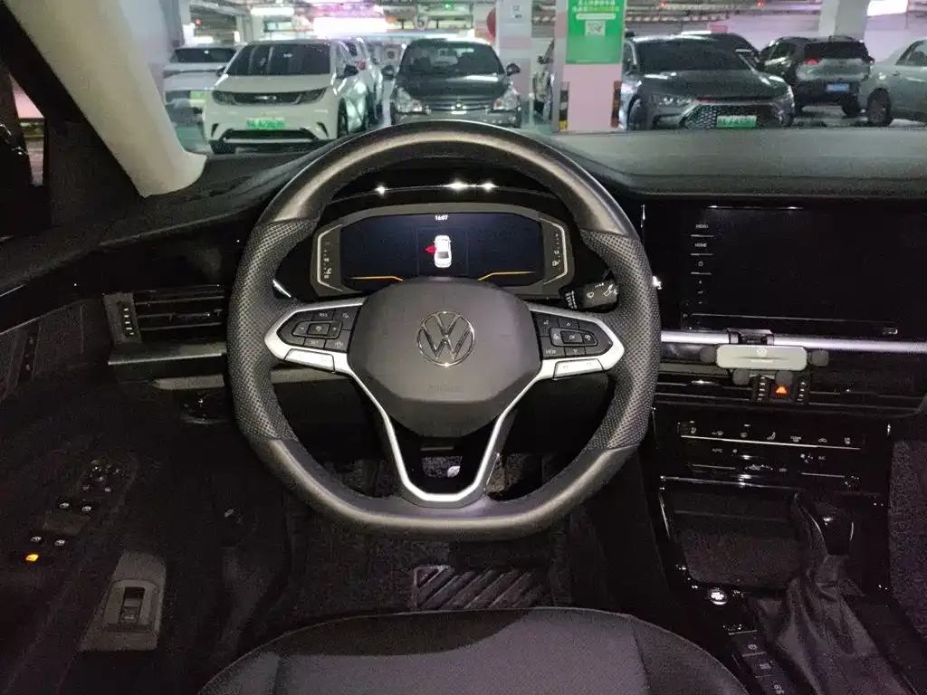 Volkswagen Passat — фото 8