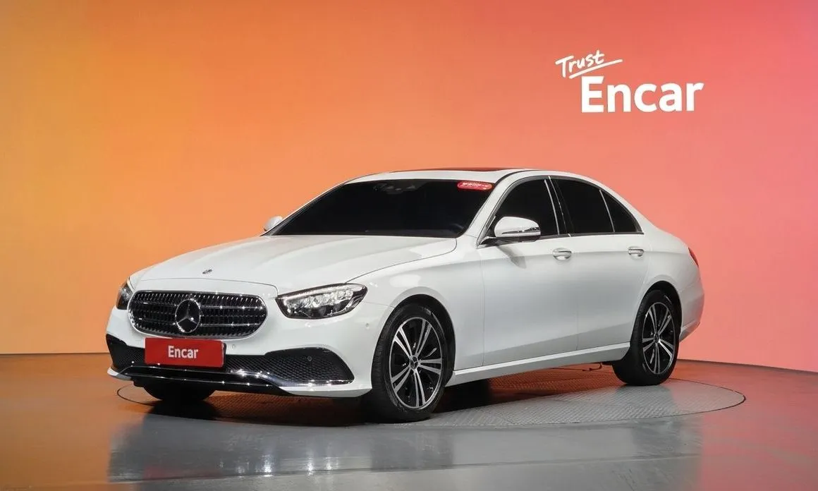 Mercedes-Benz E-Class — фото 1