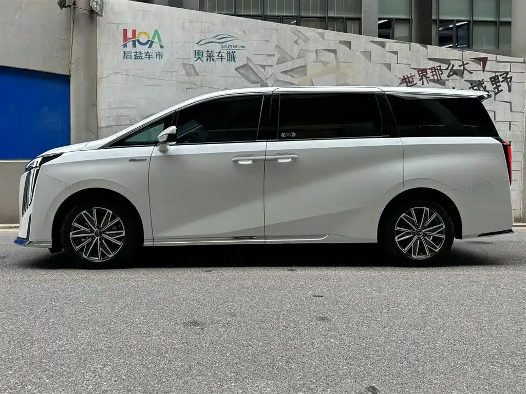 GAC Motor Trumpchi M8 — фото 9