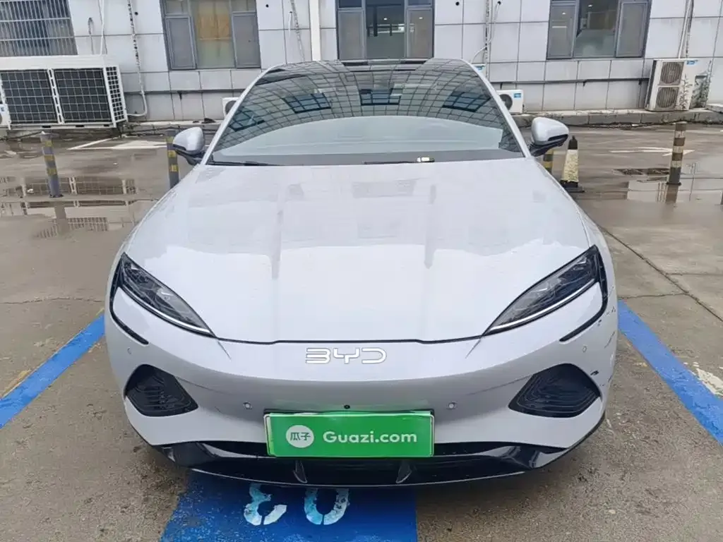 BYD Seal — фото 10