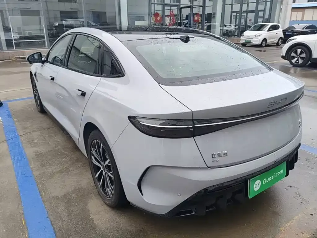 BYD Seal — фото 8