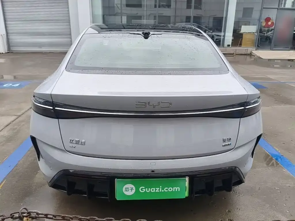 BYD Seal — фото 3