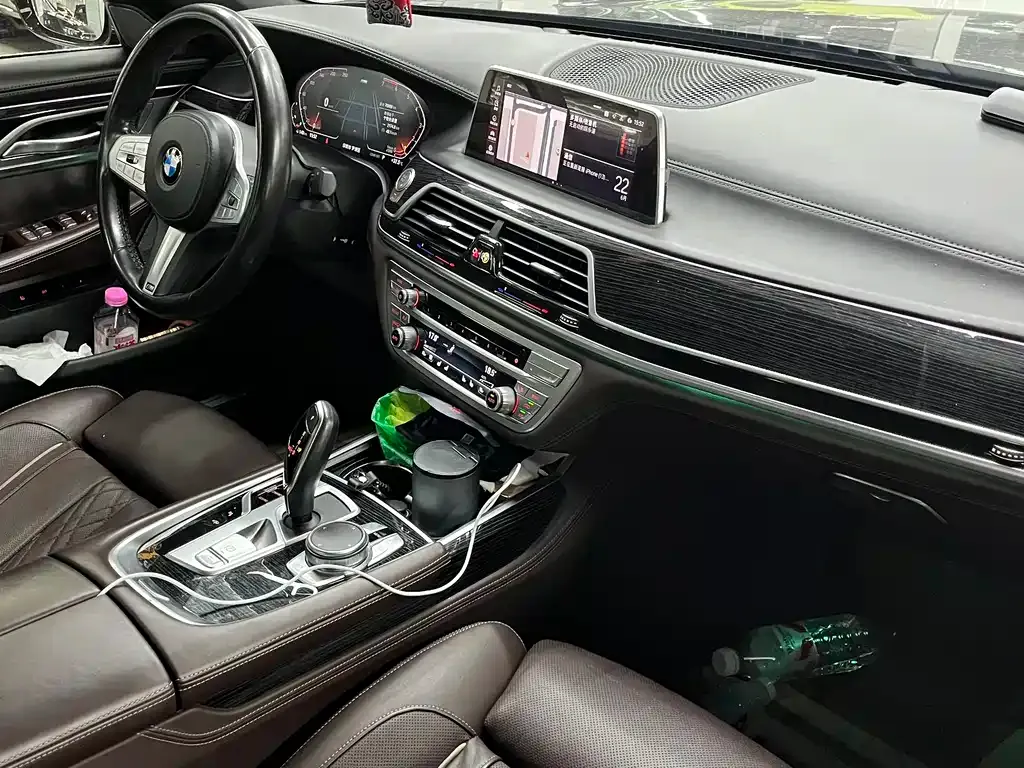 BMW 7 Series 2021 из CN, фото 3